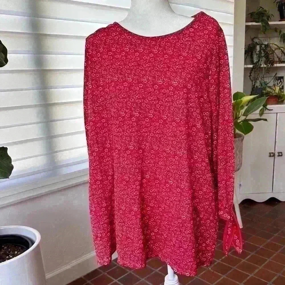 Max Studio Long Sleeve Blouse Size 3X with wrist ties Floral pattern
